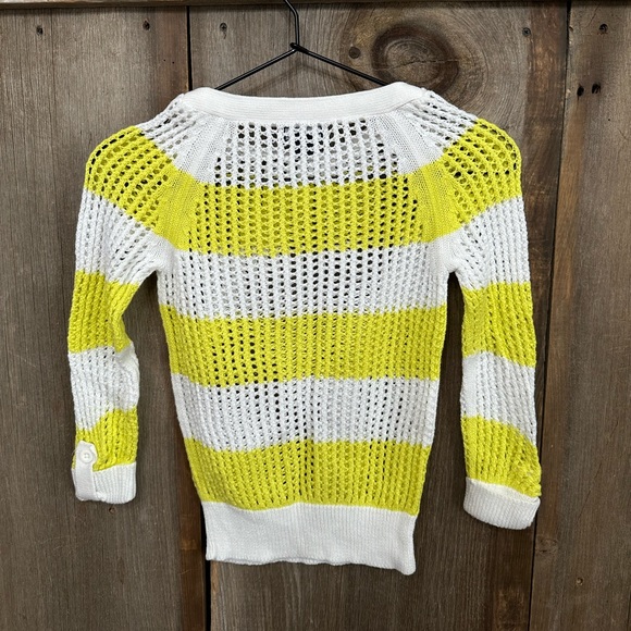 GapKids Striped Open Weave Sweater in Yellow & White Size Small 6 7 - Picture 3 of 17